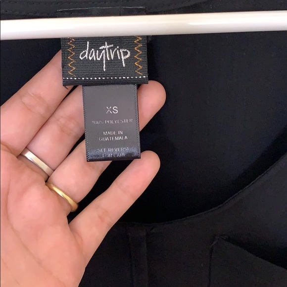 black flowy tank top - Picture 3 of 3